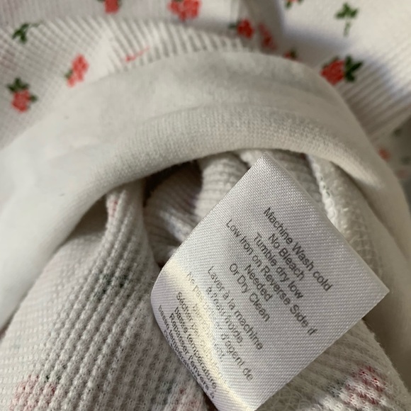 Aritzia Talula Flower Waffle Hoodie - Picture 7 of 7